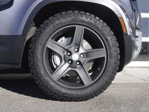 Used 2020 Land Rover Defender 110 SE image 35