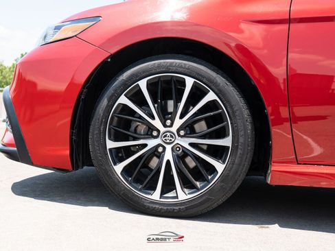 Used 2020 Toyota Camry SE FWD image 10