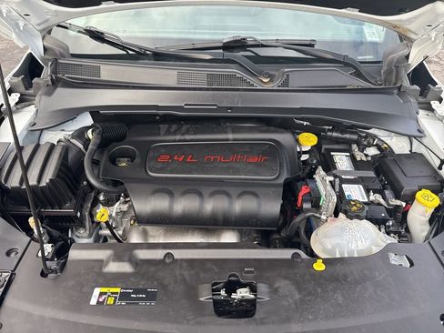 Certified 2022 Jeep Compass Limited image 12