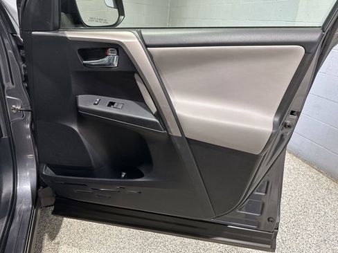 Used 2016 Toyota RAV4 XLE image 16