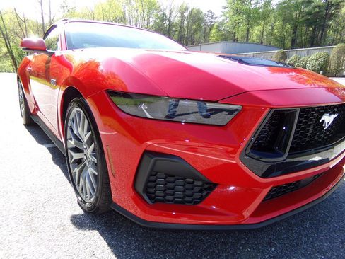 Used 2025 Ford Mustang GT Premium image 8