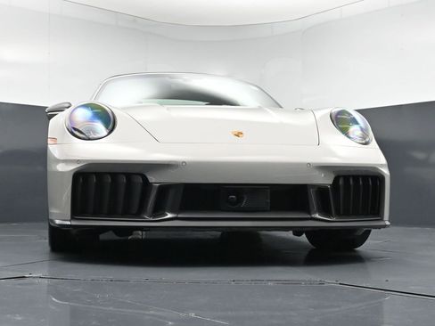 Certified 2026 Porsche 911 Targa 4 GTS AWD/4WD image 28