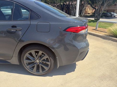 Used 2025 Toyota Corolla SE FWD image 3