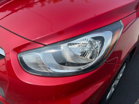 Used 2012 Hyundai Accent GLS FWD image 9