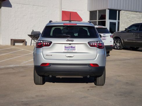 New 2026 Jeep Compass Latitude AWD/4WD image 8