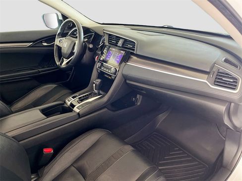 Used 2019 Honda Civic Touring image 30
