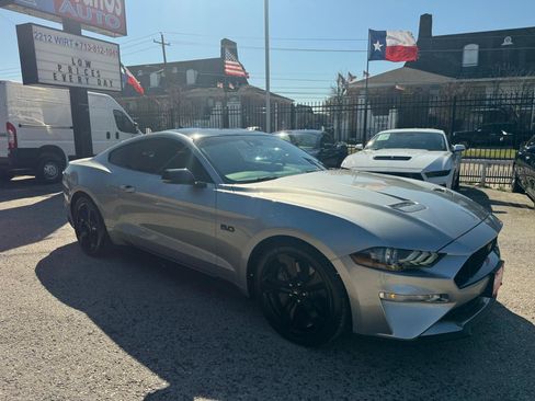 Used 2022 Ford Mustang GT Premium w/ Equipment Group 401A RWD image 4