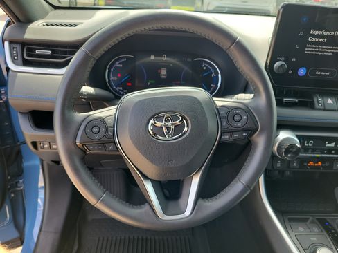 Used 2024 Toyota RAV4 XSE w/ Weather Package AWD/4WD image 19