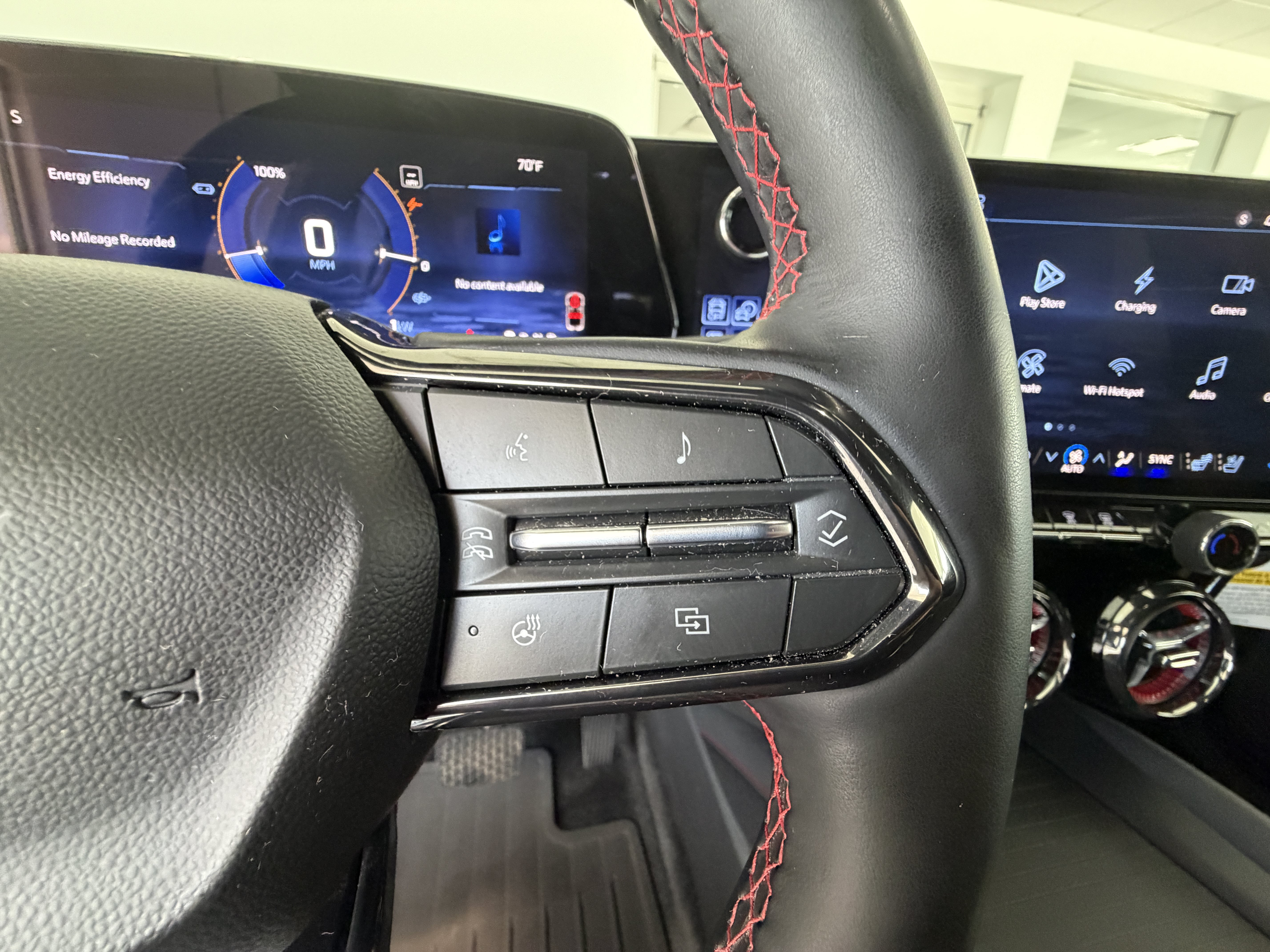 Used 2025 Chevrolet Blazer EV RS AWD/4WD image 12