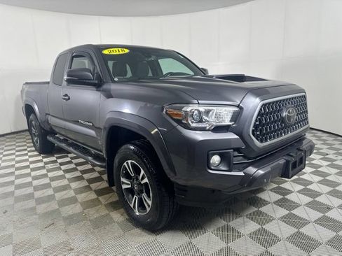 Used 2018 Toyota Tacoma TRD Sport w/ Technology Package AWD/4WD image 1