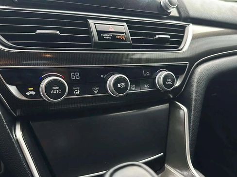 Used 2018 Honda Accord Sport image 40