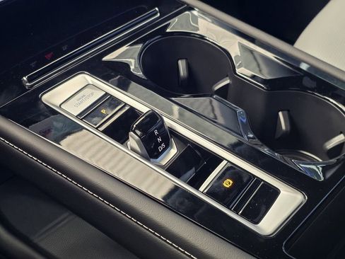 New 2026 Volkswagen Atlas Cross Sport SEL R-Line image 16