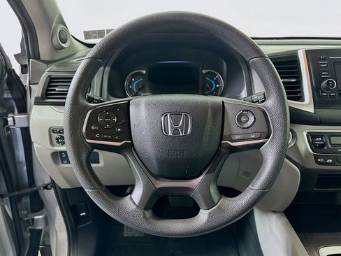 Used 2019 Honda Pilot LX image 12