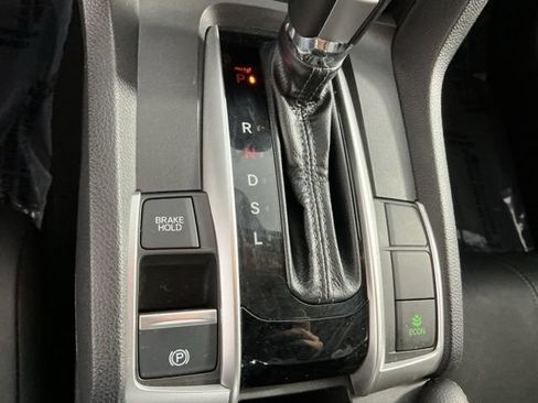 Used 2018 Honda Civic Touring image 29