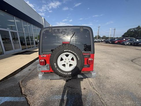 Used 2004 Jeep Wrangler 4WD image 7