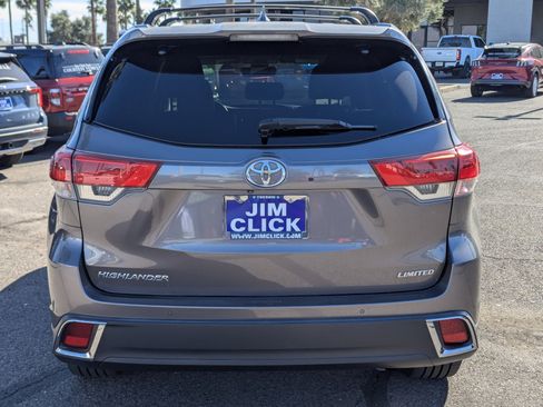 Used 2018 Toyota Highlander Limited image 3