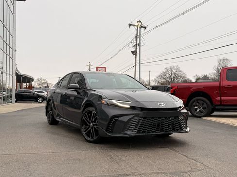 Used 2025 Toyota Camry XSE image 1