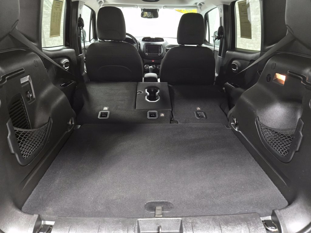 Used 2016 Jeep Renegade Latitude AWD/4WD image 42