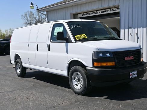 New 2026 GMC Savana 3500 Extended image 2