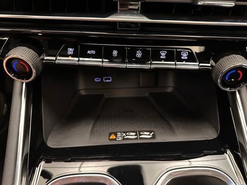 New 2026 Chevrolet Traverse RS w/ LPO, Floor Liner Package FWD image 18