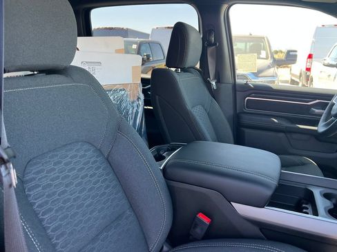 New 2026 RAM 1500 4x4 Crew Cab image 11