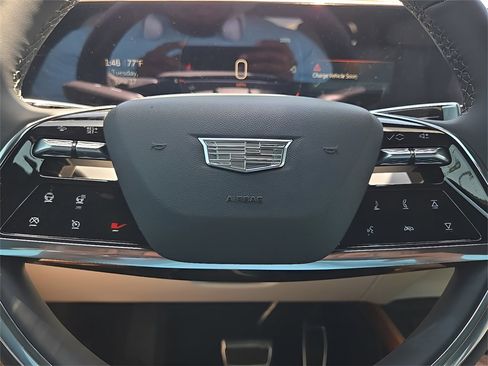 New 2026 Cadillac Vistiq Sport image 30