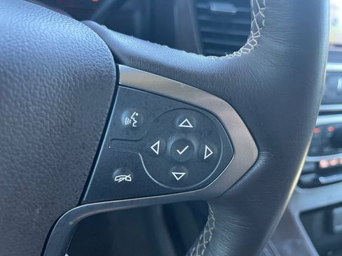 Used 2019 Chevrolet Suburban LT image 19