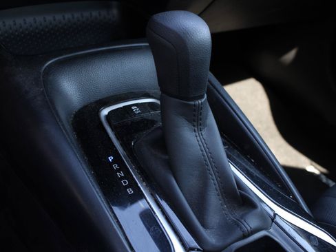Used 2022 Toyota Corolla LE w/ Carpet Mat Package (TMS) FWD image 15