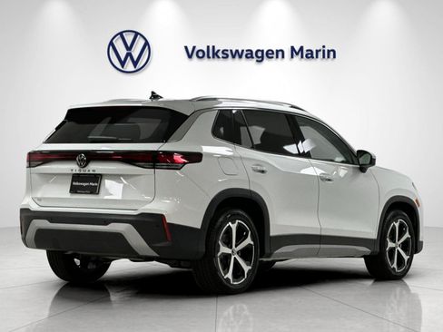New 2026 Volkswagen Tiguan SE FWD image 5
