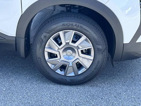 New 2026 Nissan Kicks S FWD image 9