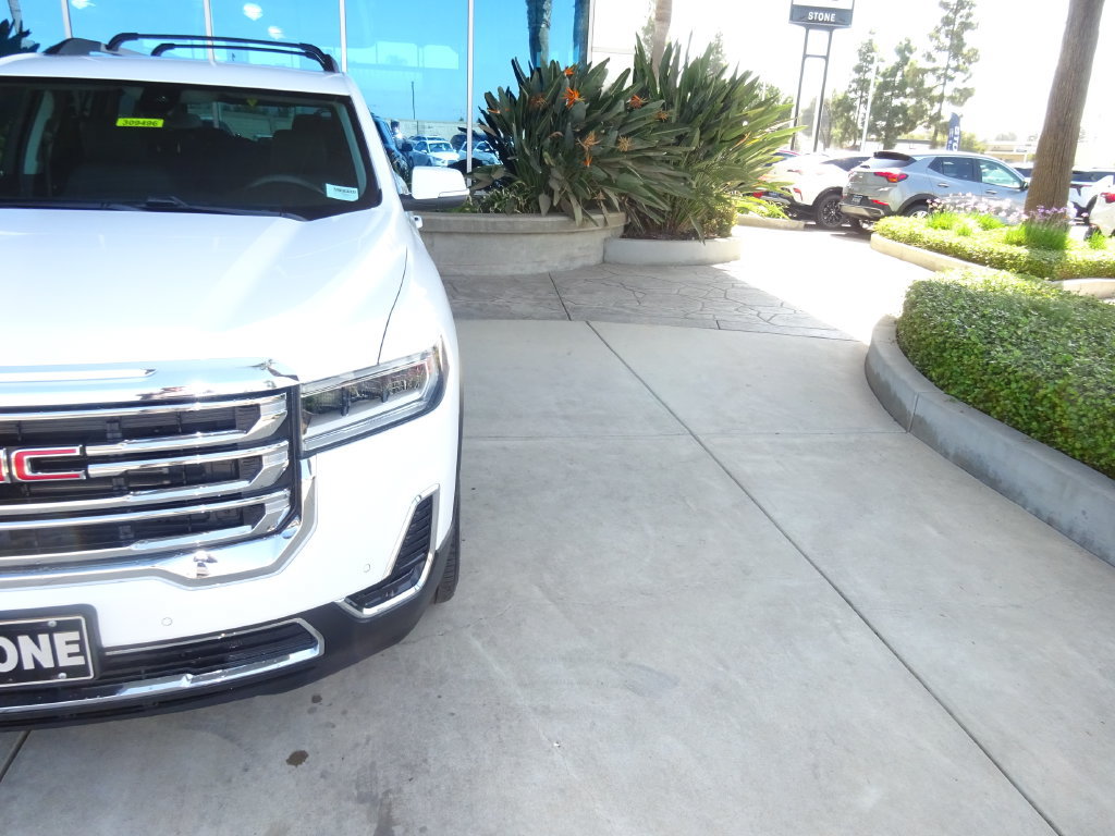 Certified 2021 GMC Acadia SLE w/ Driver Convenience Package FWD image 32