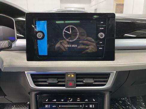 New 2026 Volkswagen Taos SE image 21