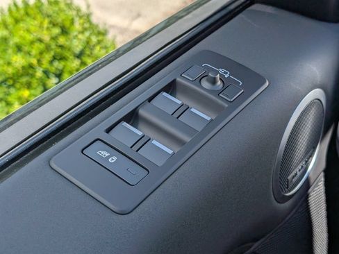 New 2026 Land Rover Discovery S AWD/4WD image 30