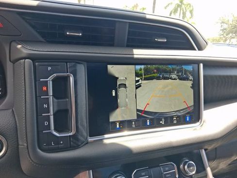 Used 2024 GMC Yukon XL Denali AWD/4WD image 22