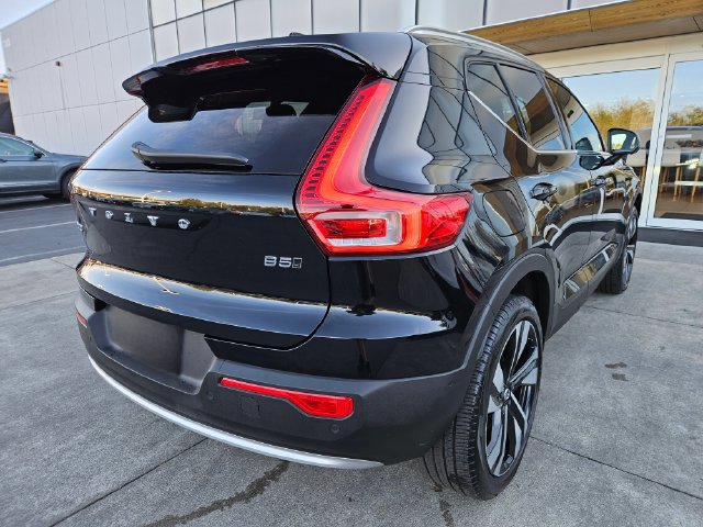 Certified 2024 Volvo XC40 B5 Plus w/ Protection Package Premier AWD/4WD image 5