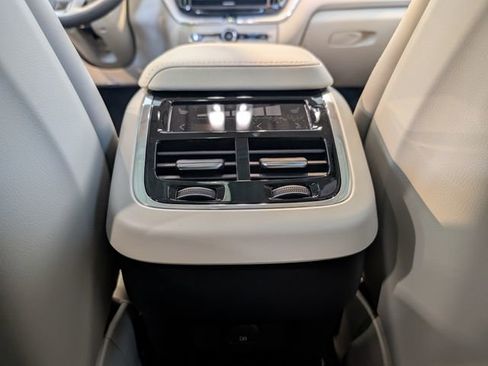 New 2026 Volvo XC60 B5 Ultra w/ Protection Package Premier image 26