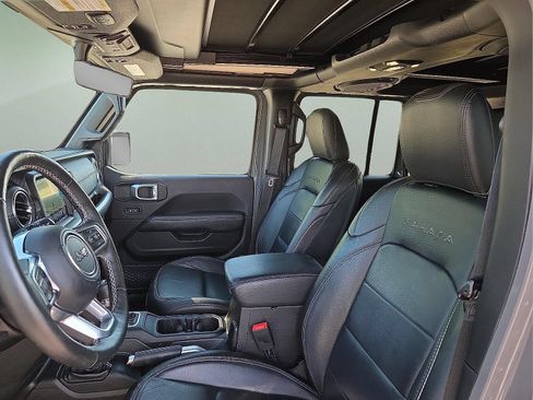 Used 2019 Jeep Wrangler Unlimited Sahara AWD/4WD image 13