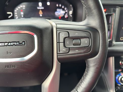 Used 2023 GMC Yukon Denali image 27
