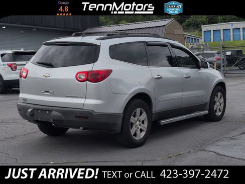 Used 2011 Chevrolet Traverse LT w/ LPO, 'HIT The Road' Package FWD image 5