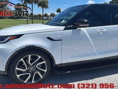 Used 2024 Land Rover Discovery Dynamic SE AWD/4WD image 31