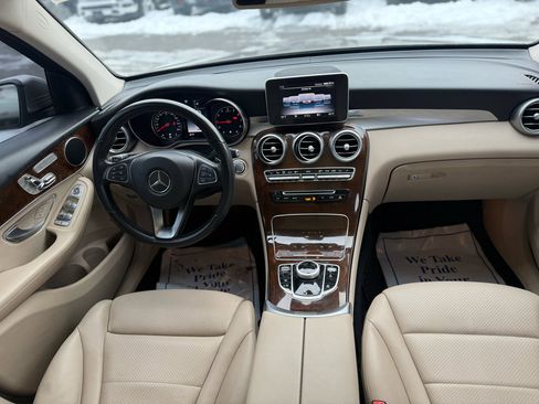 Used 2019 Mercedes-Benz GLC 300 4MATIC image 24