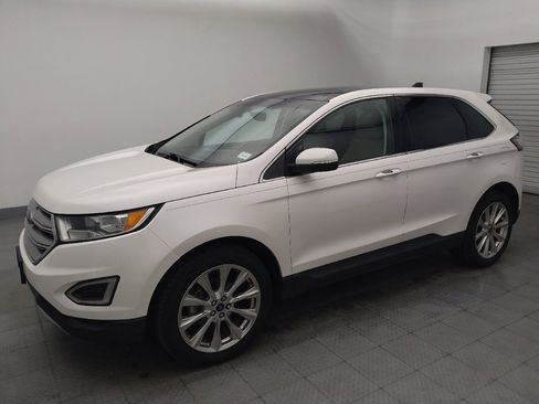 Used 2018 Ford Edge Titanium w/ Equipment Group 301A FWD image 2