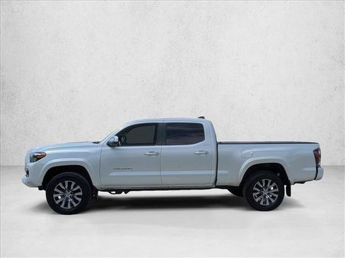 Used 2023 Toyota Tacoma Limited AWD/4WD image 9