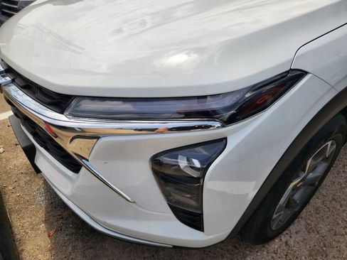 Used 2024 Chevrolet Trax LT FWD image 6