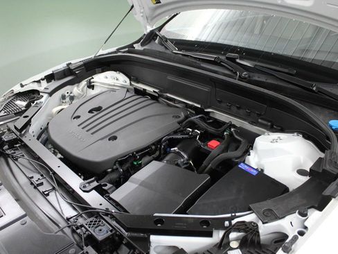 Certified 2023 Volvo XC60 B5 Ultimate w/ Climate Package image 48