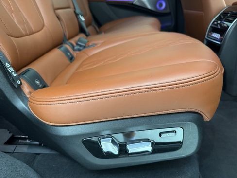 Used 2024 BMW X7 M60i w/ Executive Package image 54