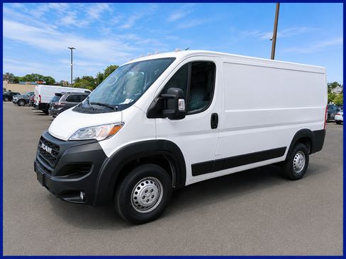 Used 2025 RAM ProMaster 2500 w/ Convenience Group FWD image 1