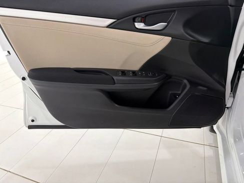 Used 2019 Honda Civic EX image 10