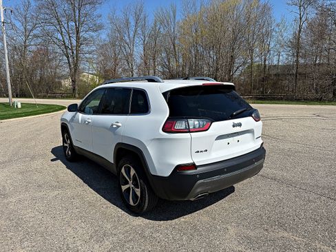 Used 2019 Jeep Cherokee Limited image 7