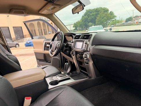 Used 2018 Toyota 4Runner SR5 image 16